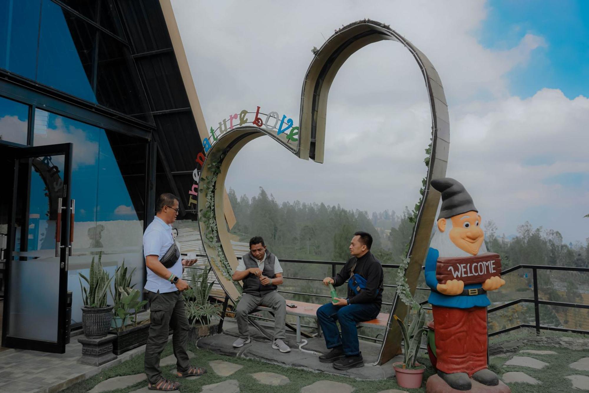 Hotel Nature Bromo And Resort Pasuruan Exterior photo