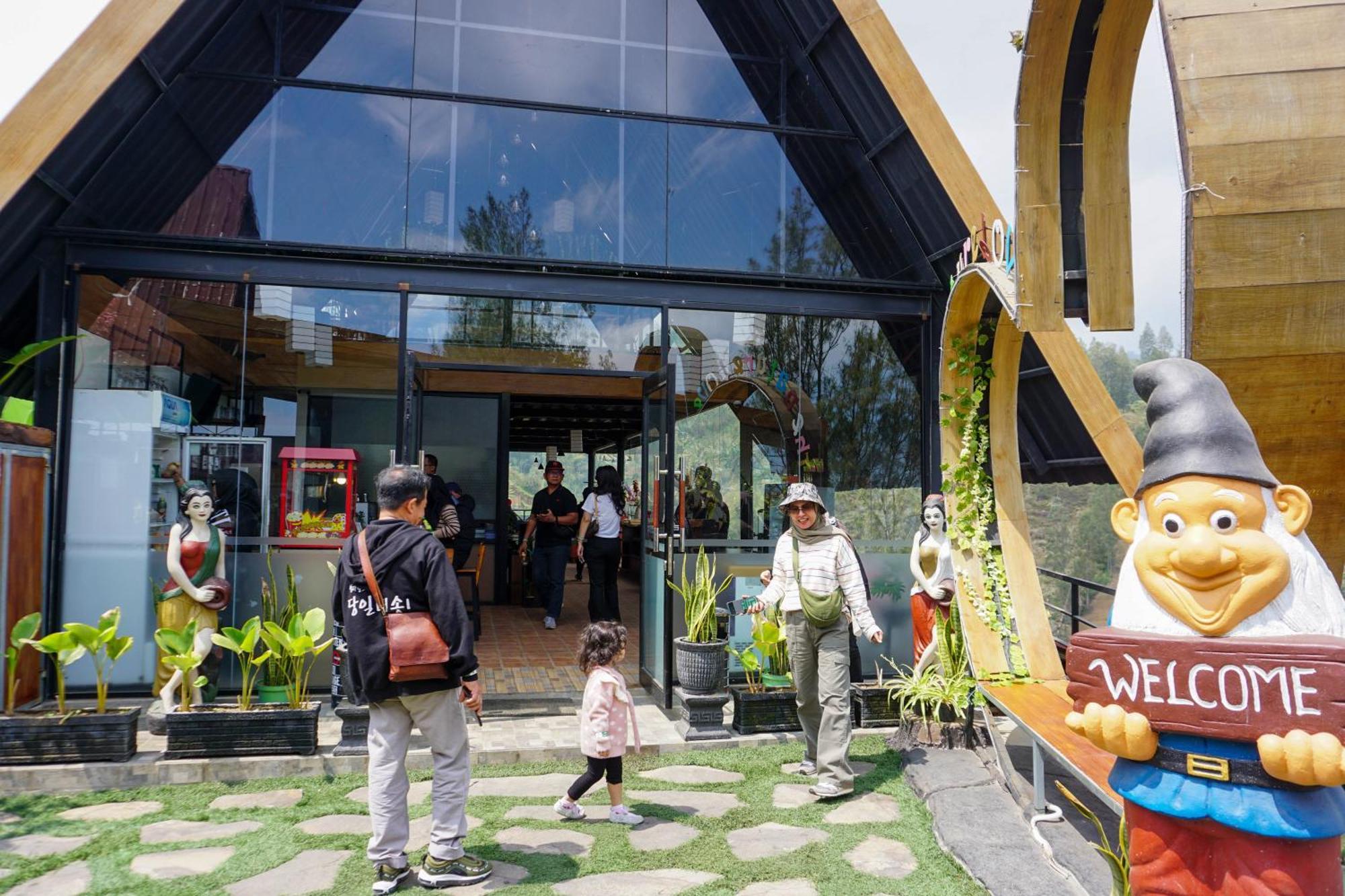 Hotel Nature Bromo And Resort Pasuruan Exterior photo