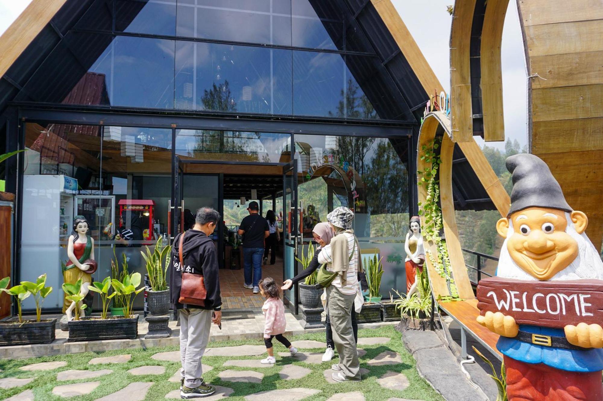 Hotel Nature Bromo And Resort Pasuruan Exterior photo